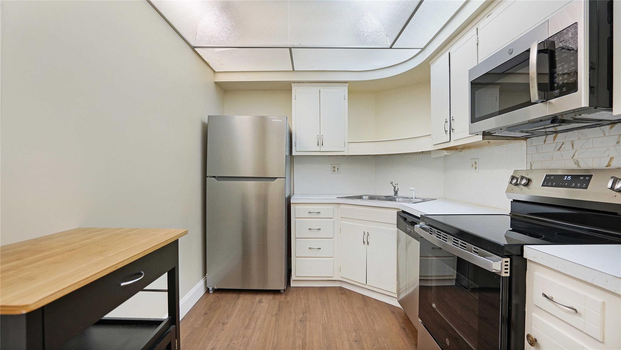 CORAL RIDGE TOWERS SOUTH - Residential