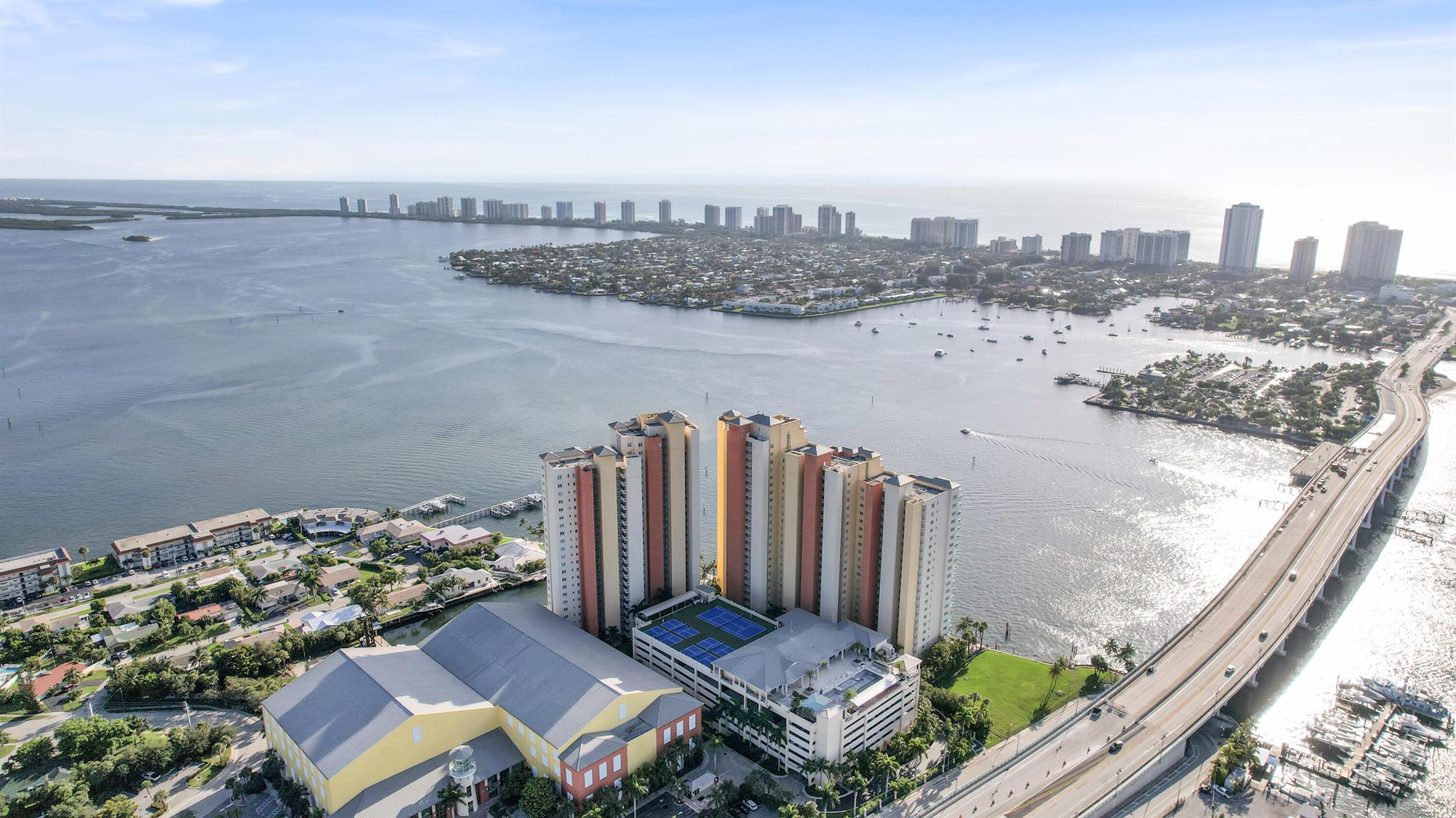 MARINA GRANDE RIVIERA BEA - Residential