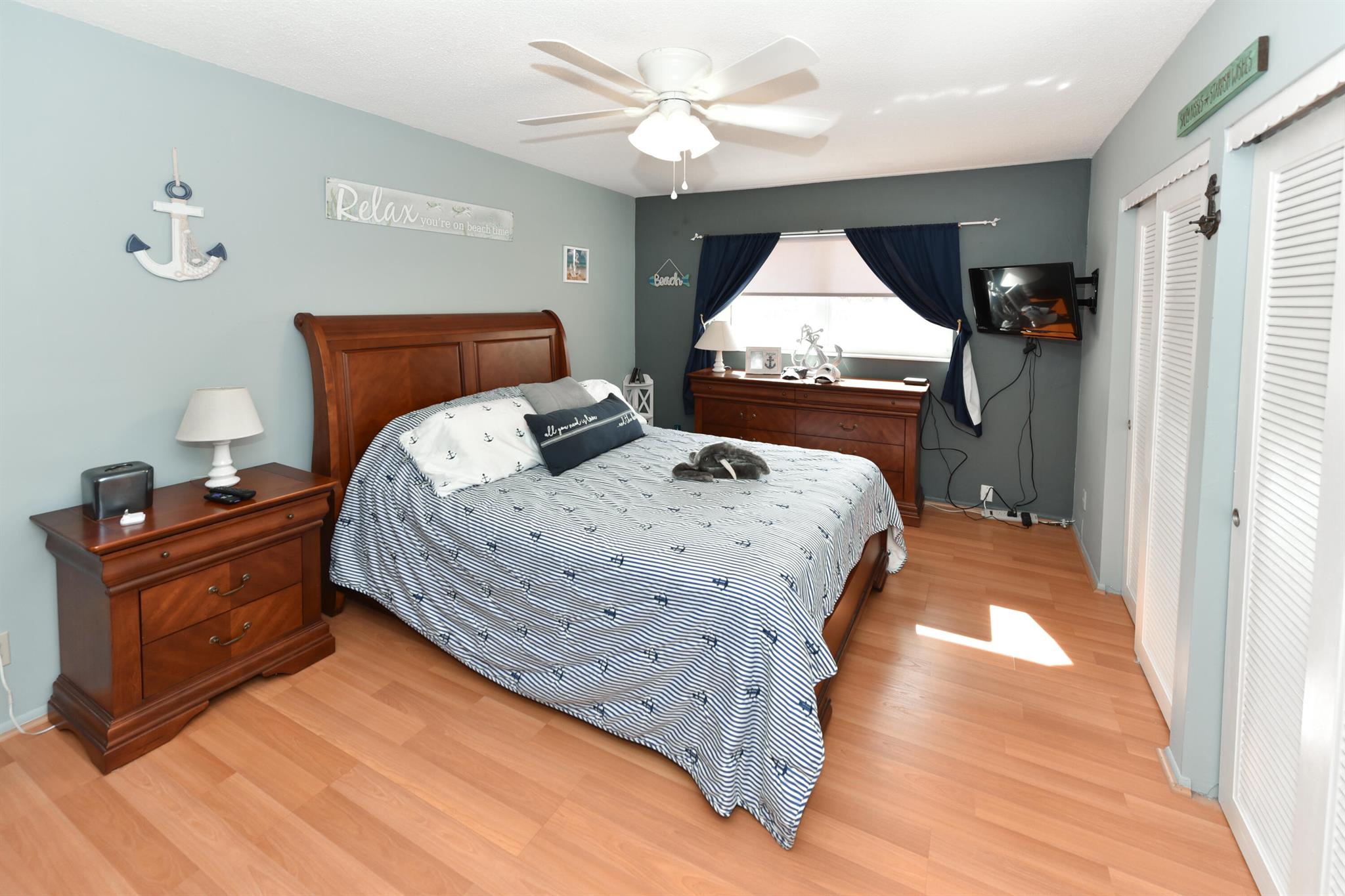 VILLAGE ROYALE CONDO 7 - Residential