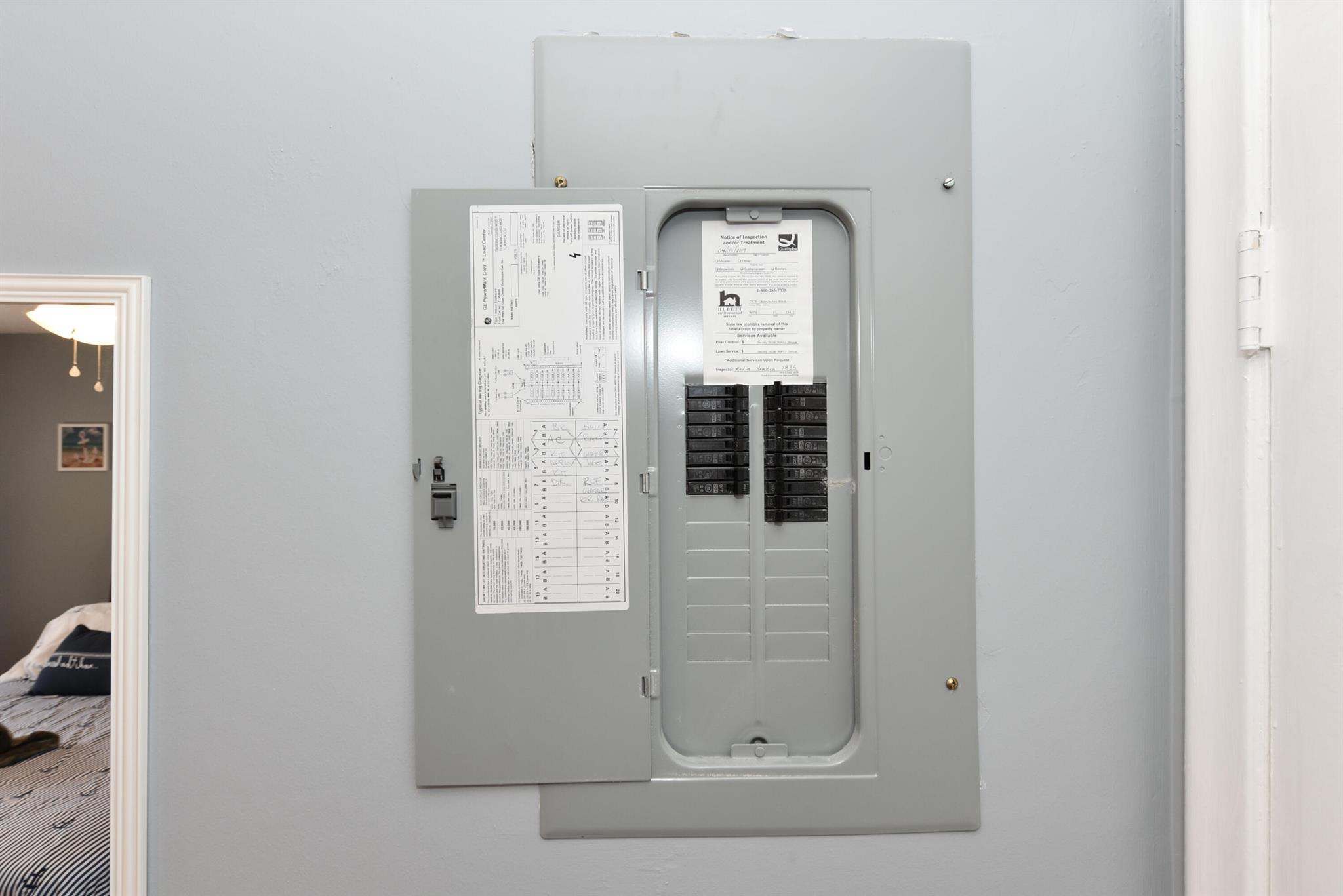 VILLAGE ROYALE CONDO 7 - Residential