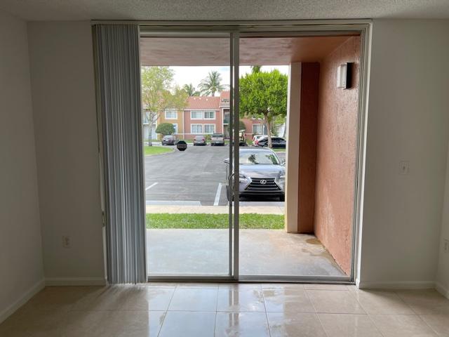 ST ANDREWS AT BOYNTON BEACH CONDOMINIUM - Residential Lease