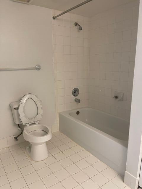 ST ANDREWS AT BOYNTON BEACH CONDOMINIUM - Residential Lease