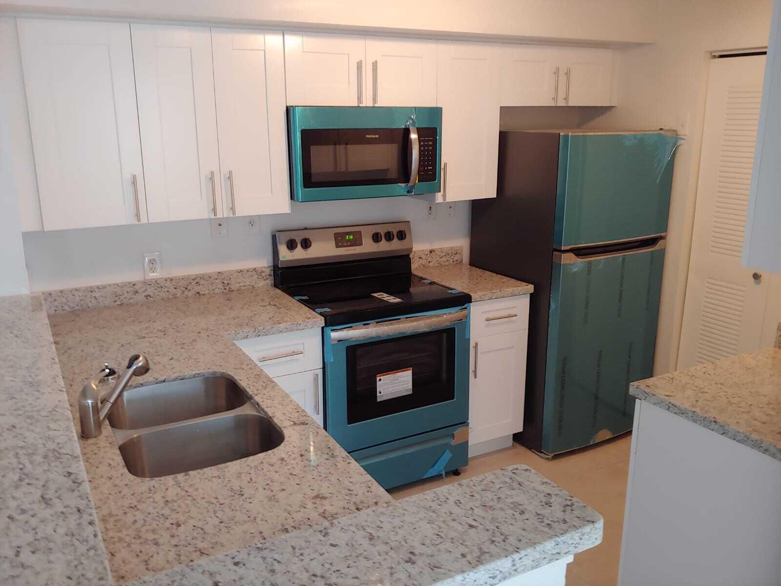 ST ANDREWS AT BOYNTON BEACH CONDOMINIUM - Residential Lease