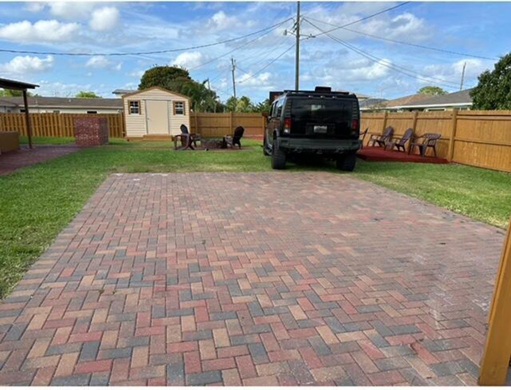 Photo of 755 SW 4th Street, Delray Beach, FL 33444 (MLS # R10972543)