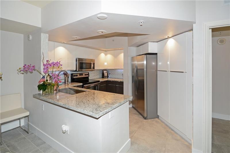 WAVERLY ON LAS OLAS - Residential