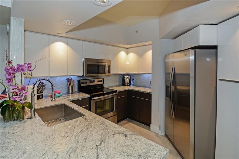 WAVERLY ON LAS OLAS - Residential