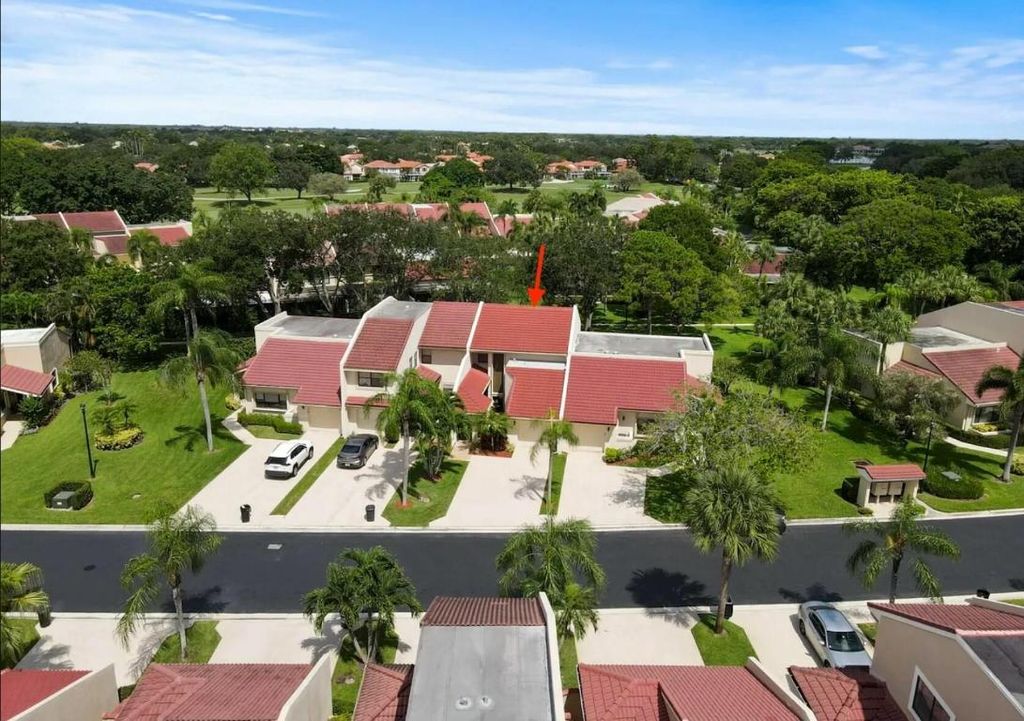 Photo of 819 Windermere Way, Palm Beach Gardens, FL 33418 (MLS # R11077175)