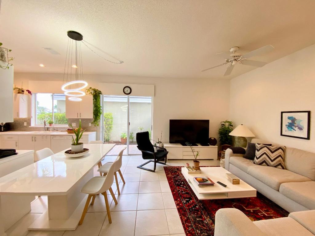 PALMS AT BOCA POINTE - Residential Lease