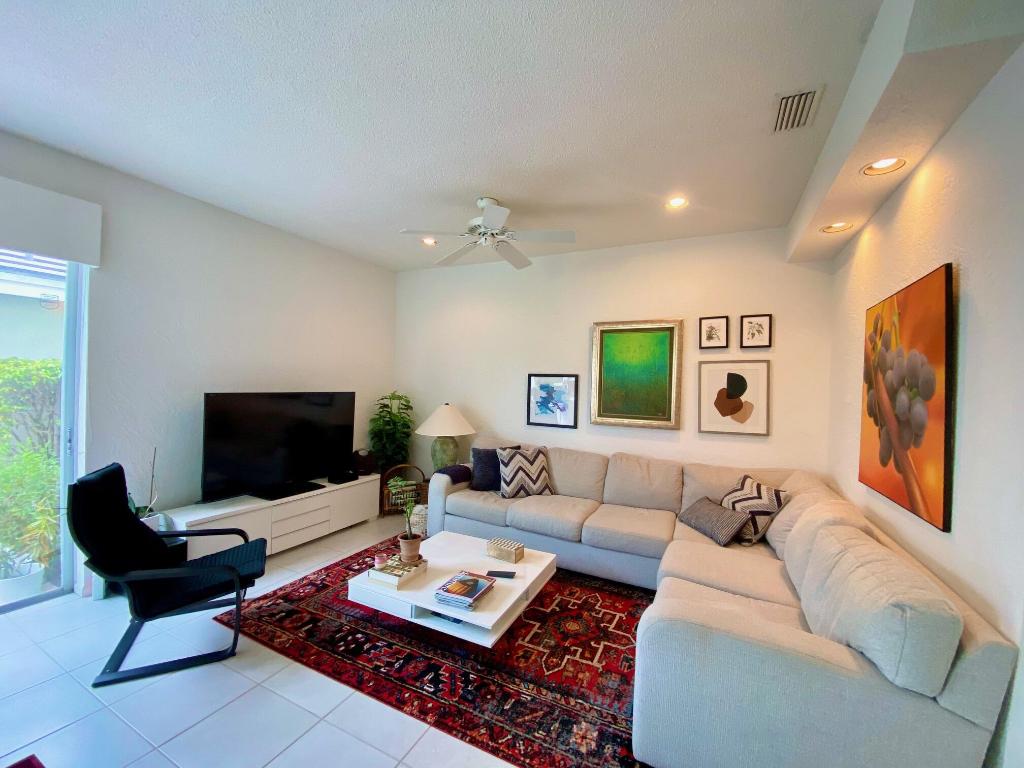 PALMS AT BOCA POINTE - Residential Lease