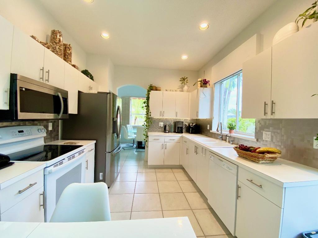 PALMS AT BOCA POINTE - Residential Lease