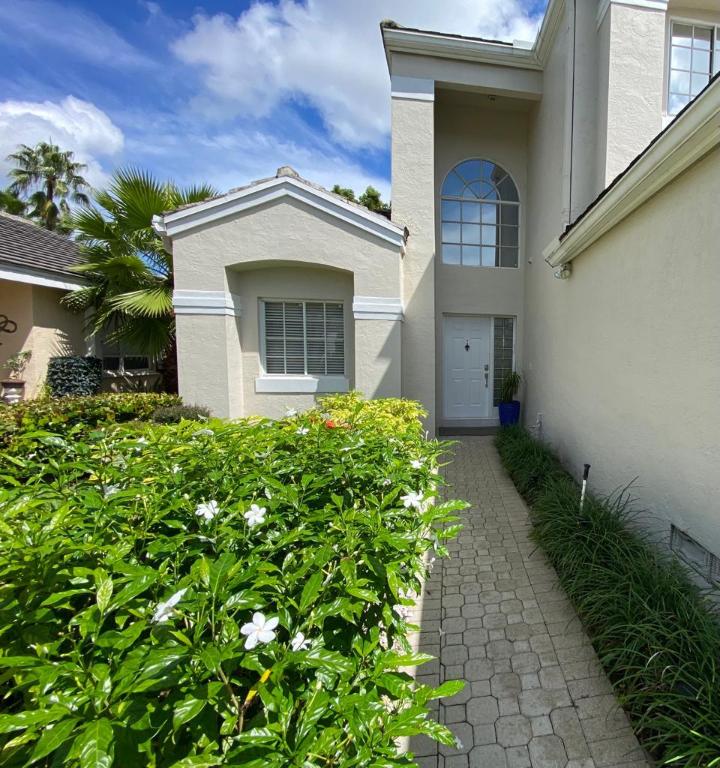 PALMS AT BOCA POINTE - Residential Lease