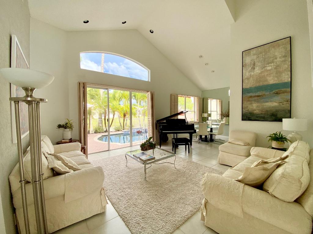 PALMS AT BOCA POINTE - Residential Lease