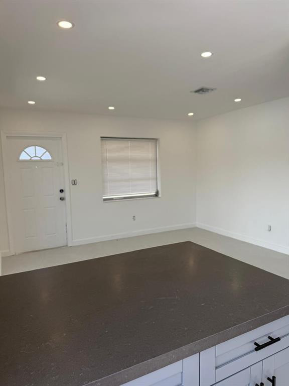 Sunset Lake Park 48-46 B - Residential Lease