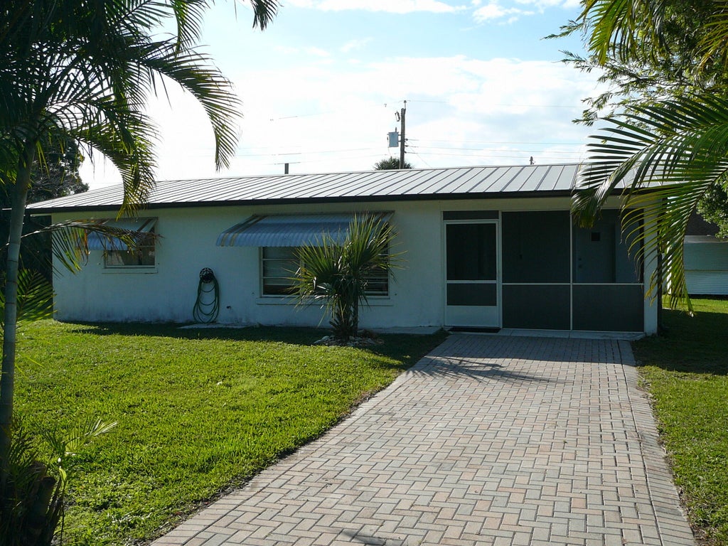Photo of 903 Echo Street, Fort Pierce, FL 34982 (MLS # R11063174)