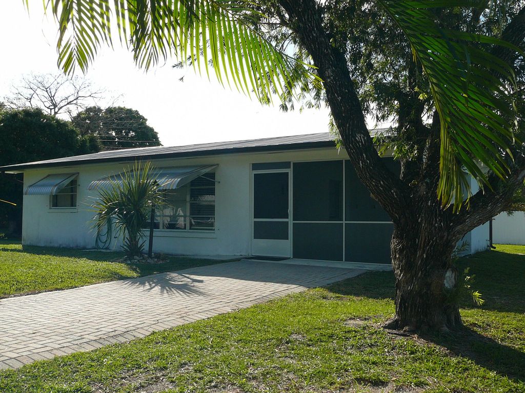 Photo of 903 Echo Street, Fort Pierce, FL 34982 (MLS # R11063174)