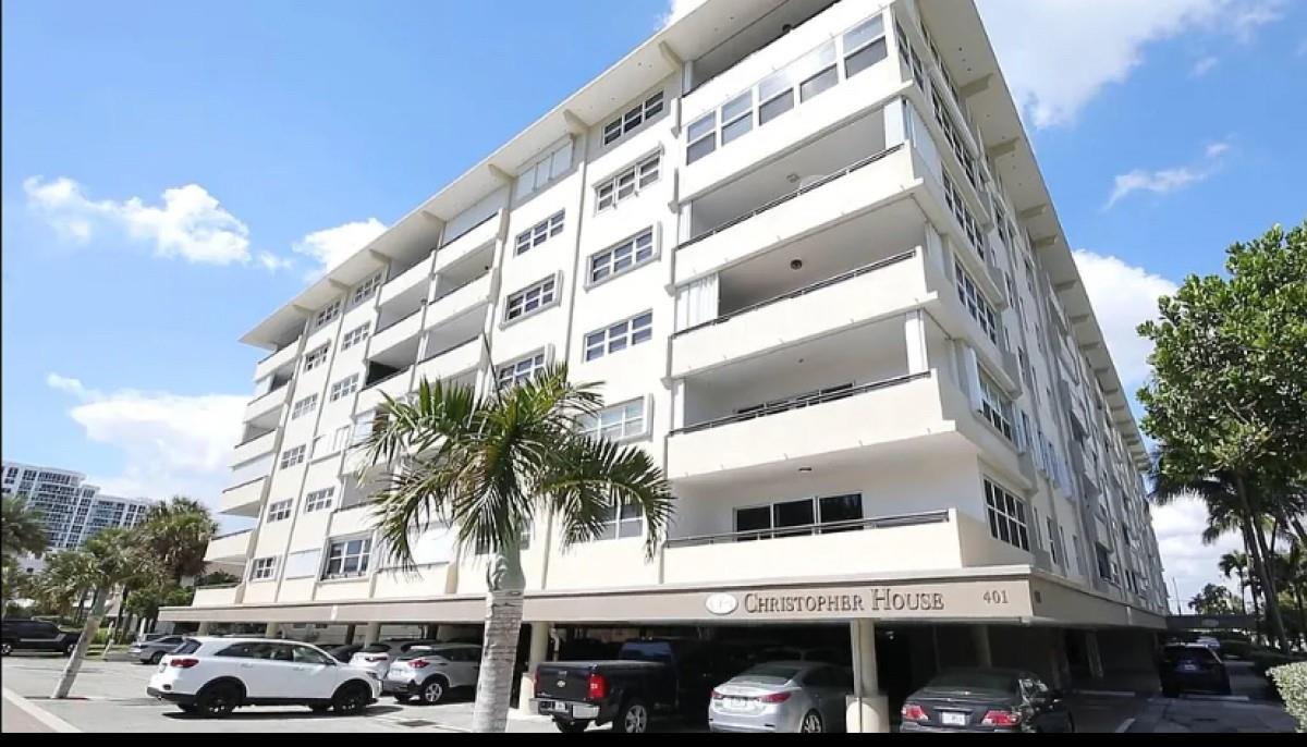 Two bedroom two full bathrooms. Spacious living room and dining room area with small balcony. Not very kitchen with full size washer and dryer.