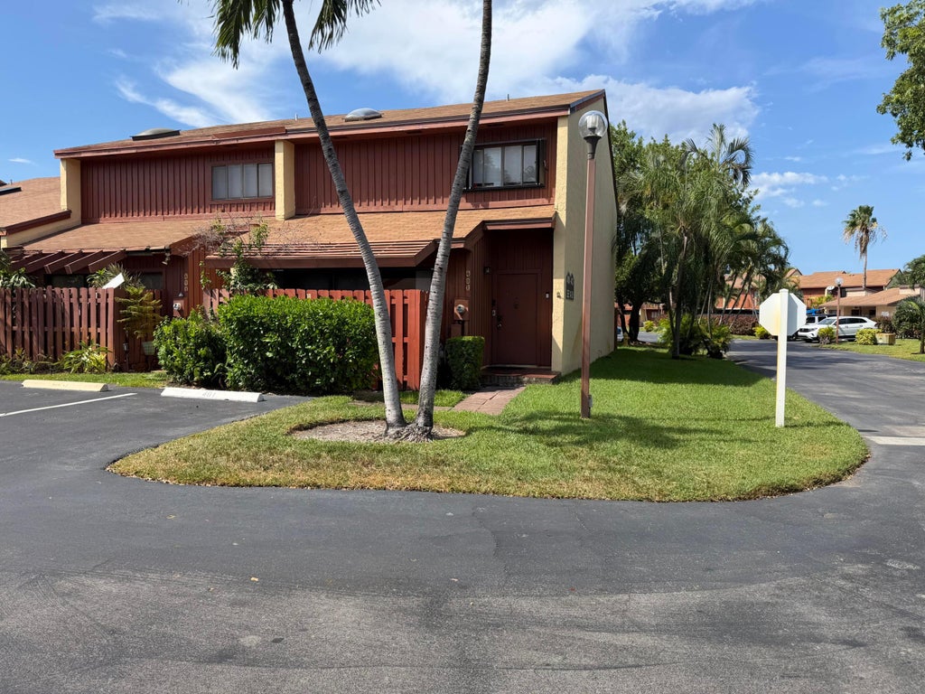 Photo of 401 SE 14TH Street, Dania Beach, FL 33004 (MLS # B26069952)