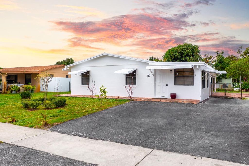 Photo of 87 Abaco Drive, Palm Springs, FL 33461 (MLS # R10951082)