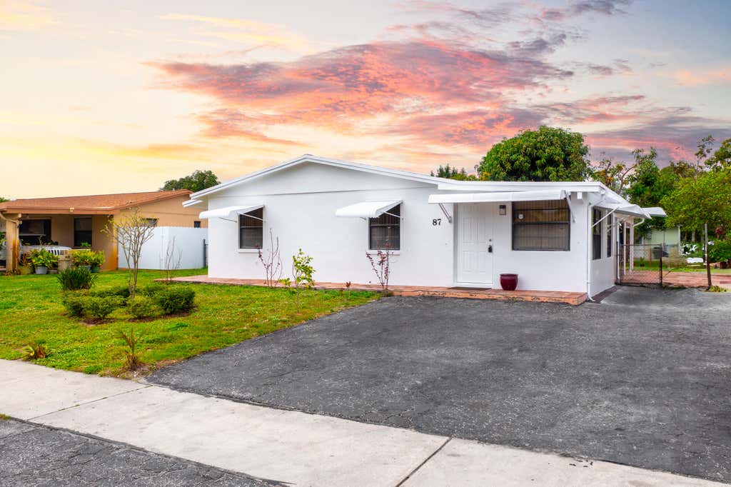 Photo of 87 Abaco Drive, Palm Springs, FL 33461 (MLS # R10951082)