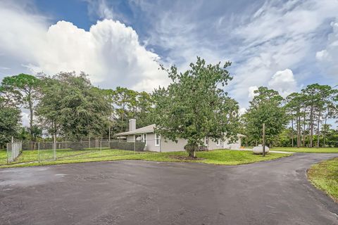 A home in Loxahatchee