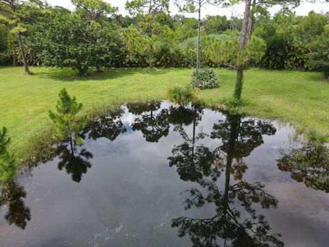 A home in Loxahatchee