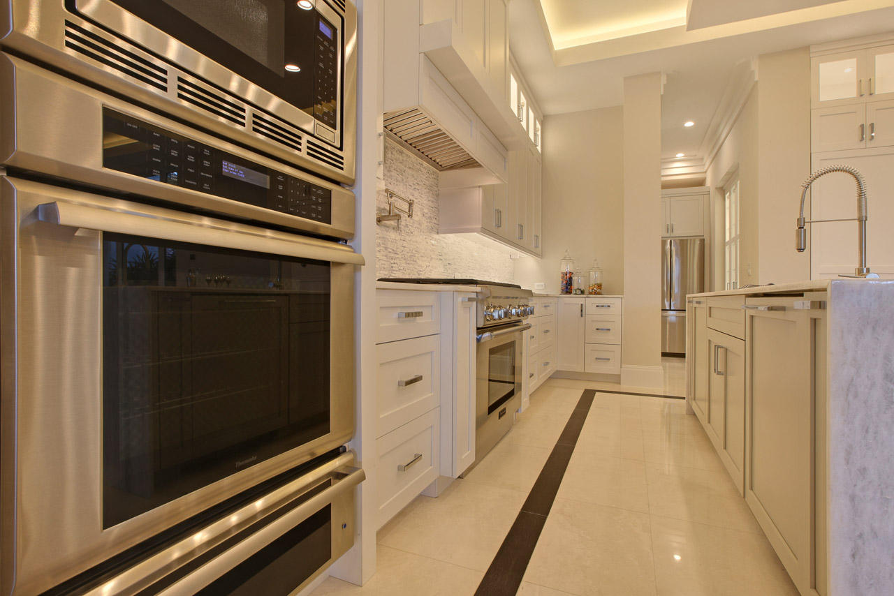 ADMIRALS COVE - Residential