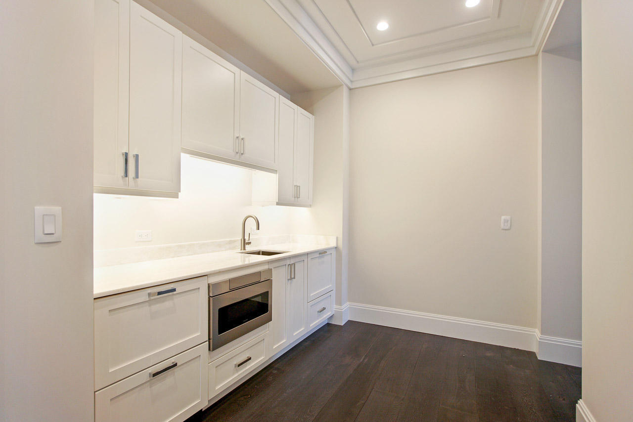 ADMIRALS COVE - Residential