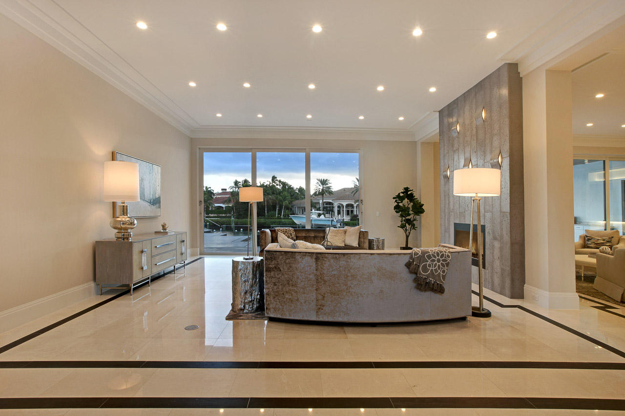 ADMIRALS COVE - Residential