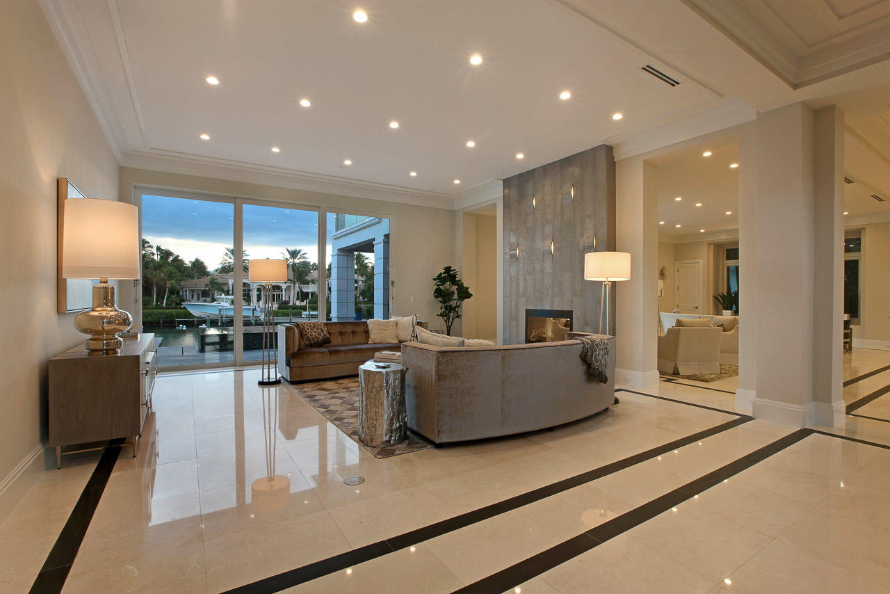 ADMIRALS COVE - Residential