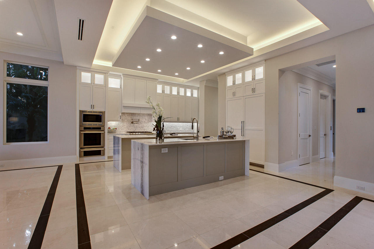 ADMIRALS COVE - Residential