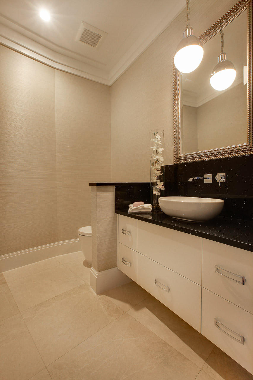 ADMIRALS COVE - Residential