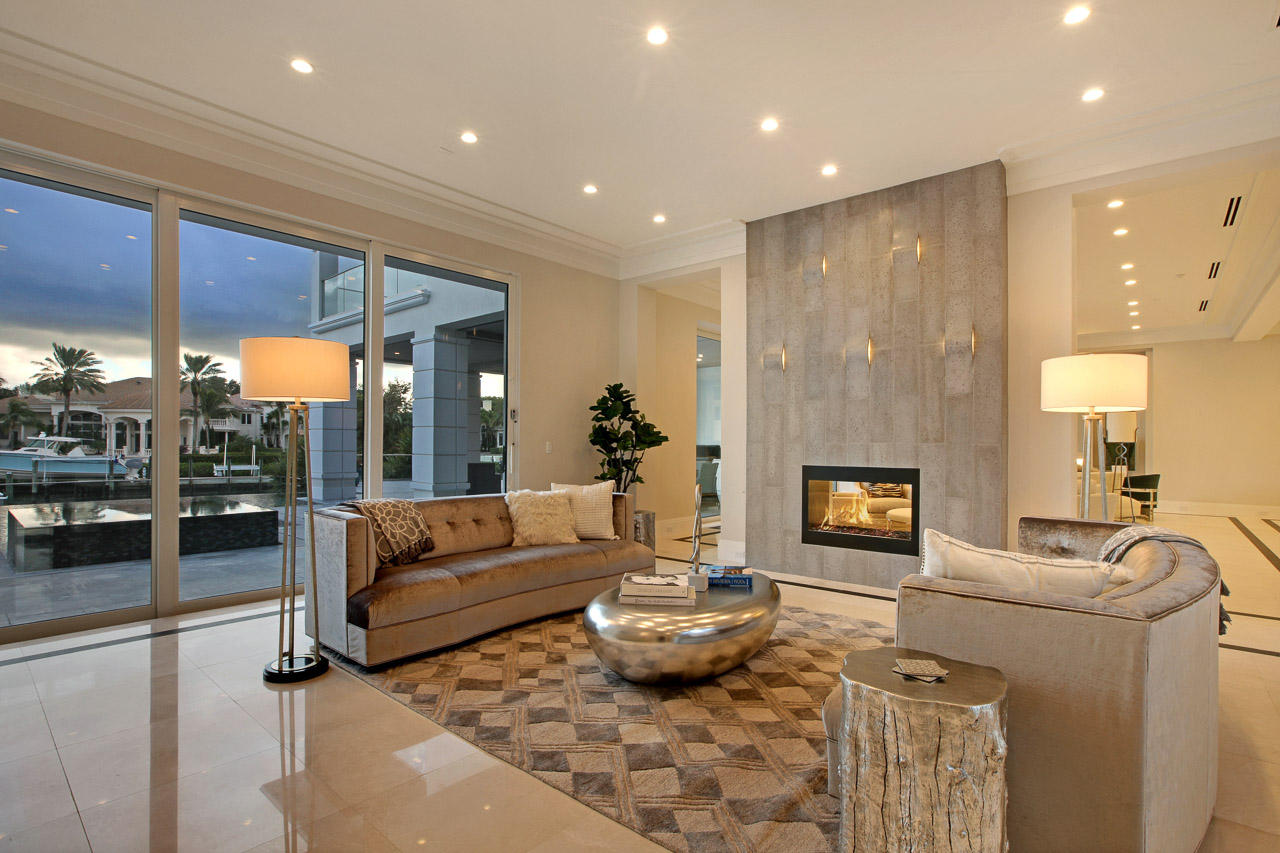 ADMIRALS COVE - Residential