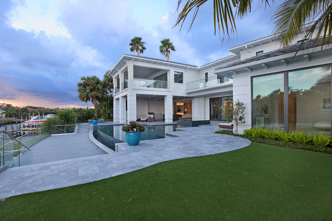 ADMIRALS COVE - Residential