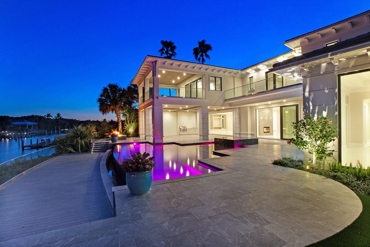 ADMIRALS COVE - Residential