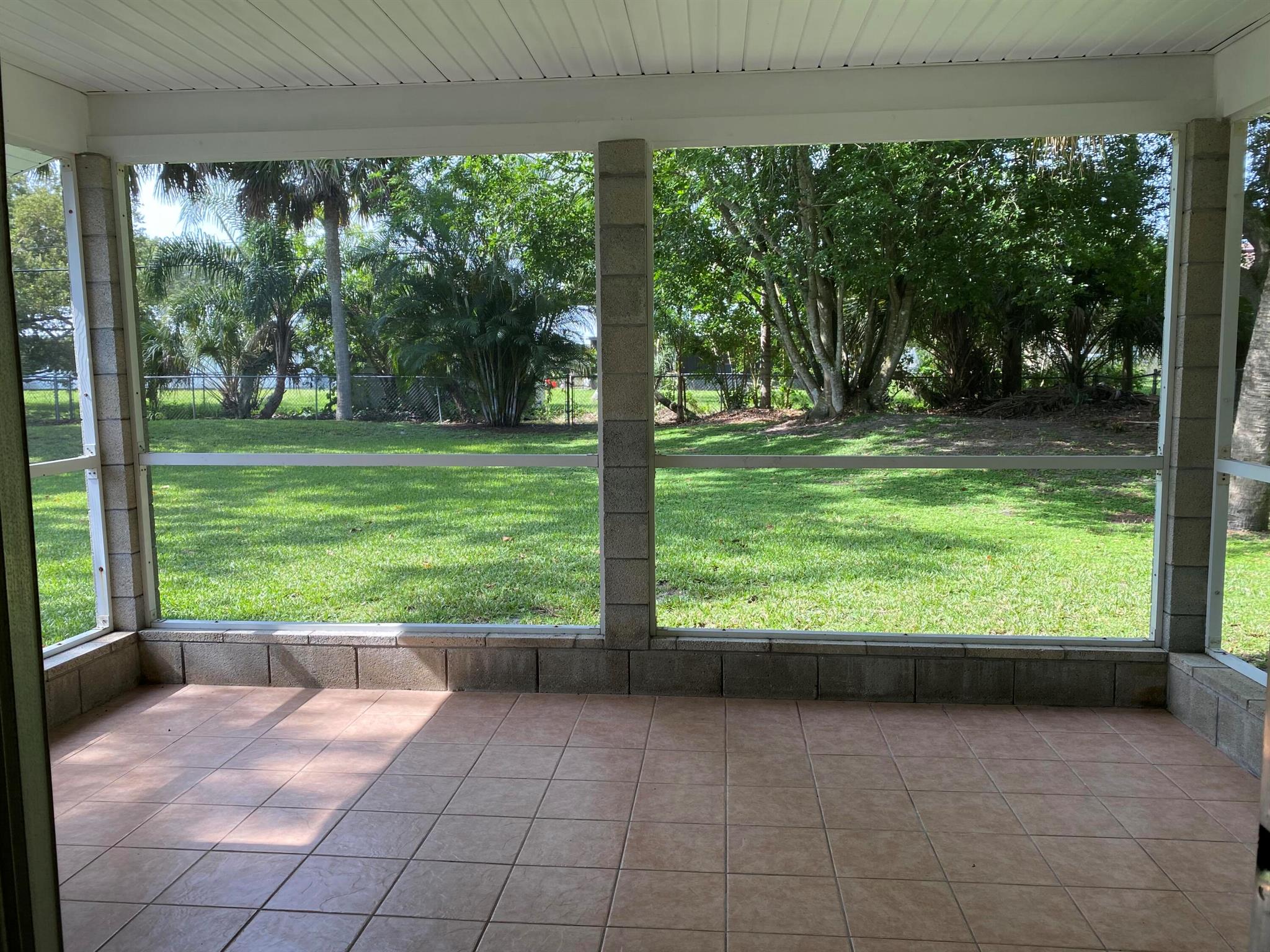 VERO BEACH HIGHLANDS UNIT 5 - Residential