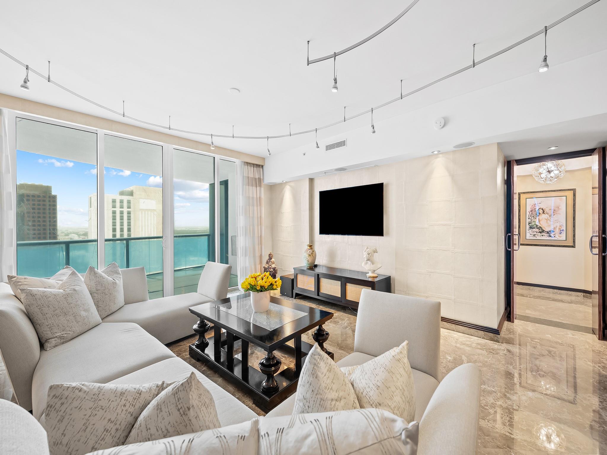 Las Olas River House - Residential