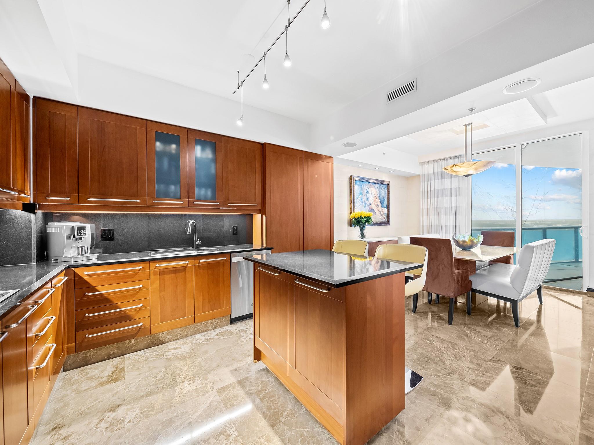 Las Olas River House - Residential