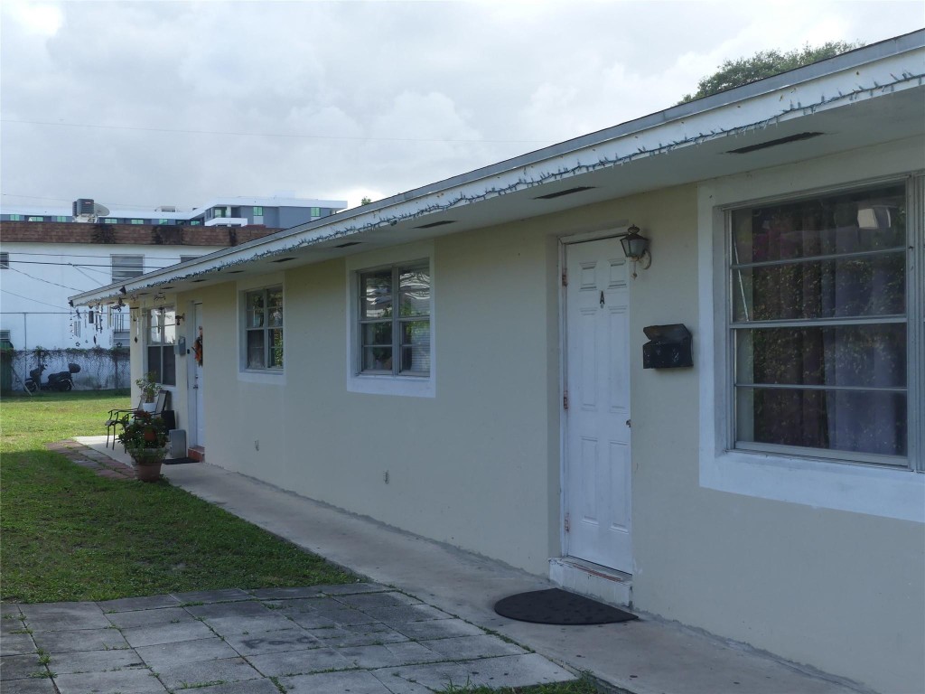 Hollywood Little Ranches - Residential Income