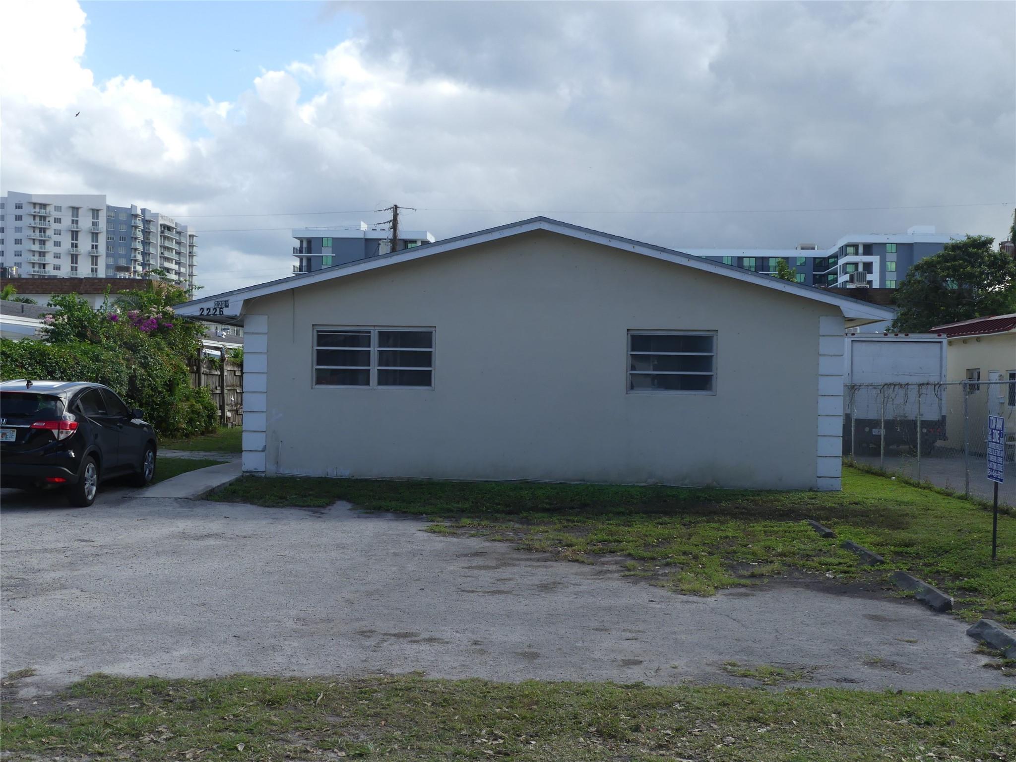 Hollywood Little Ranches - Residential Income