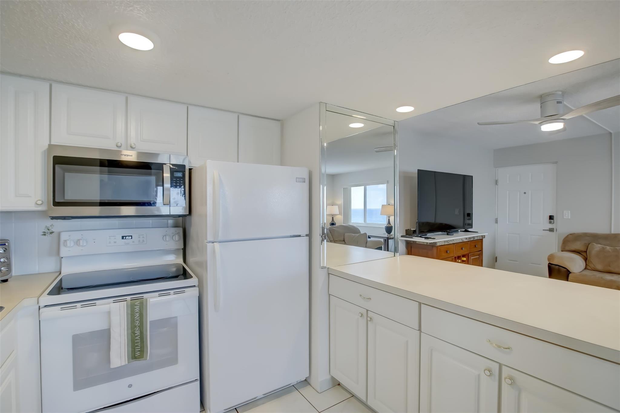 Mainsail Condominium - Residential Lease