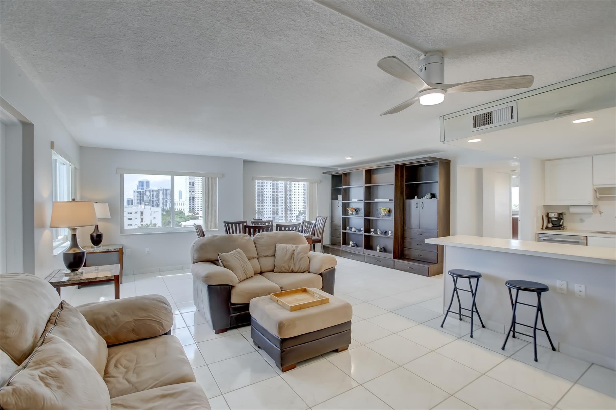 Mainsail Condominium - Residential Lease