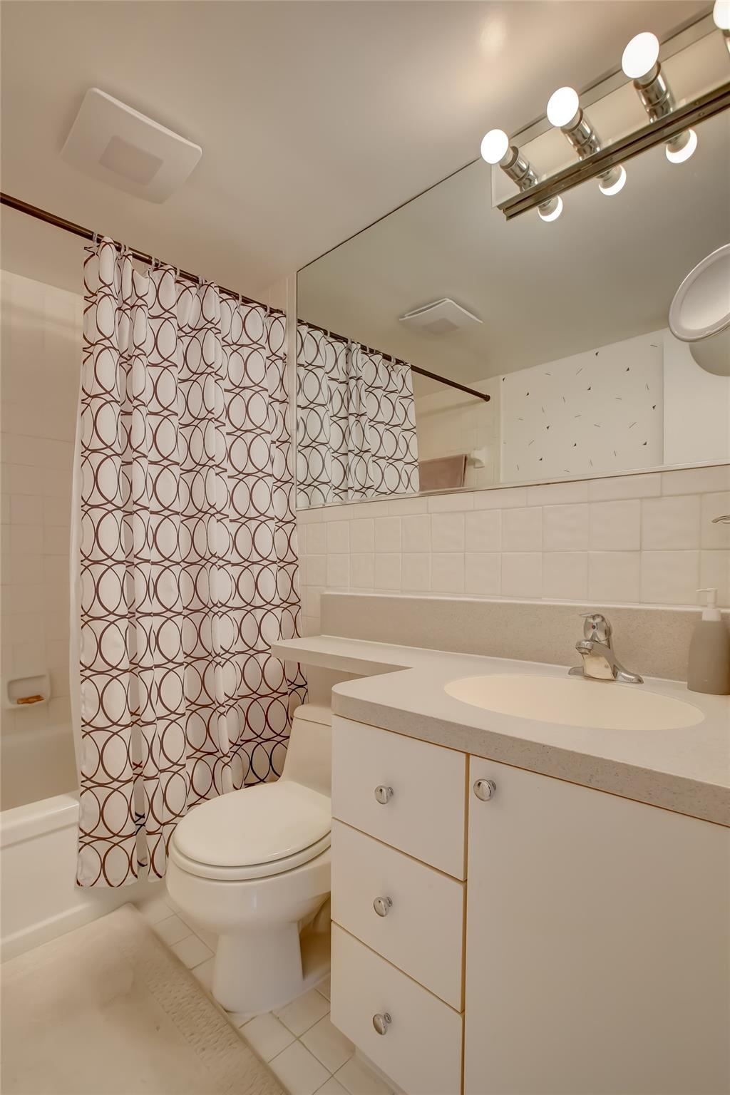 Mainsail Condominium - Residential Lease