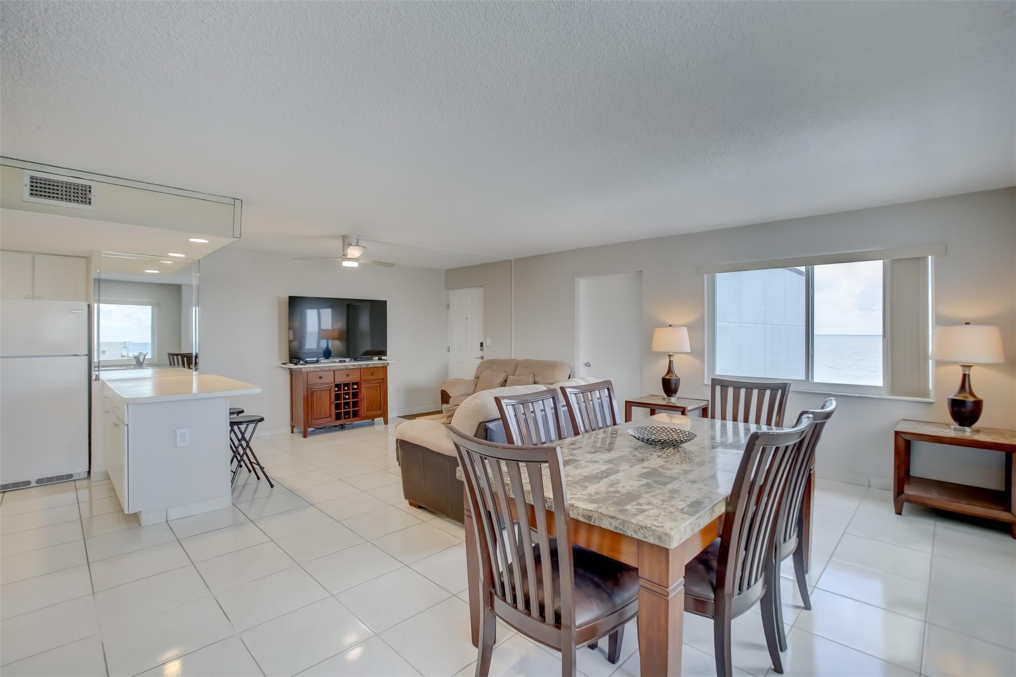 Mainsail Condominium - Residential Lease