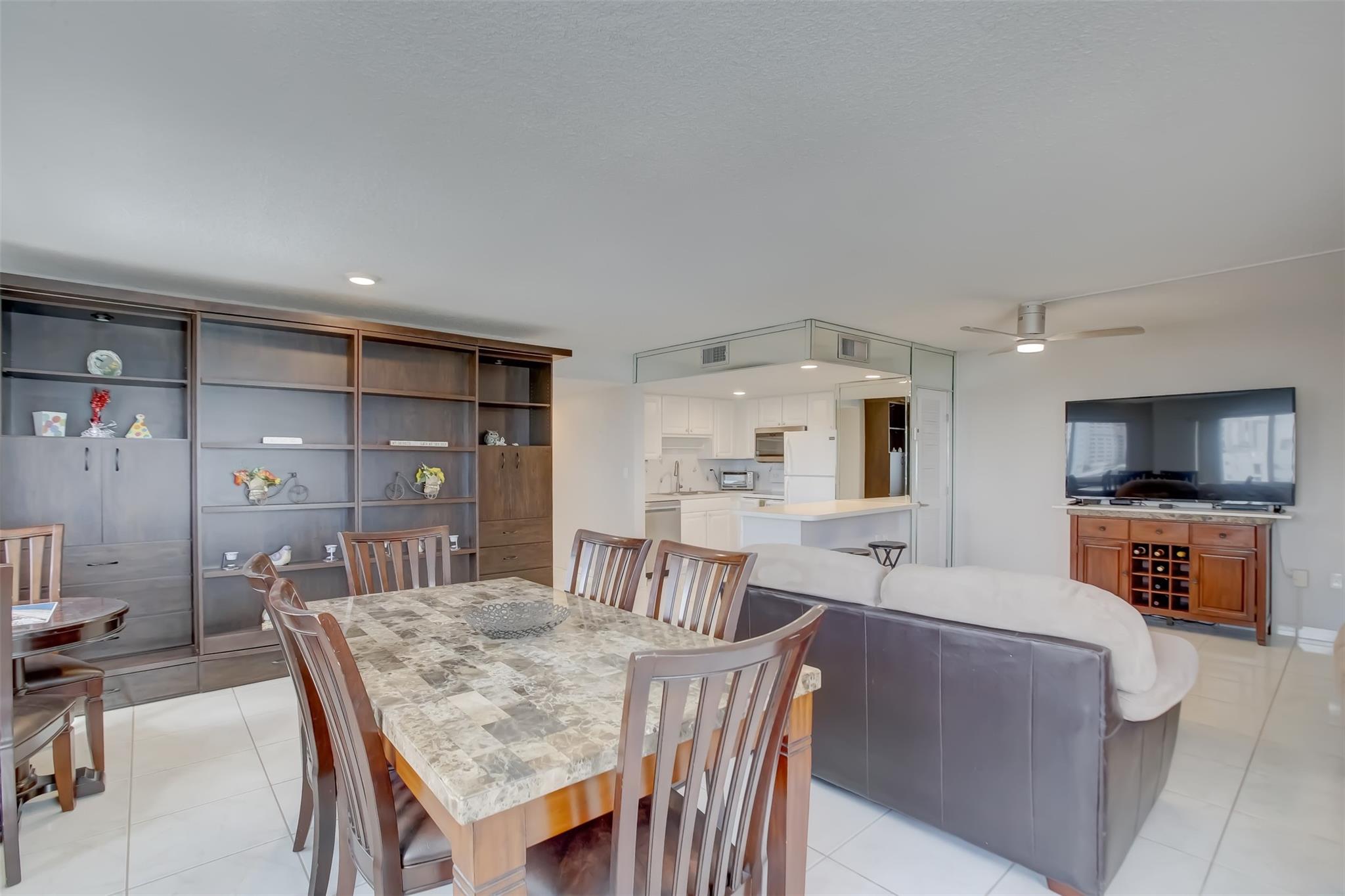 Mainsail Condominium - Residential Lease