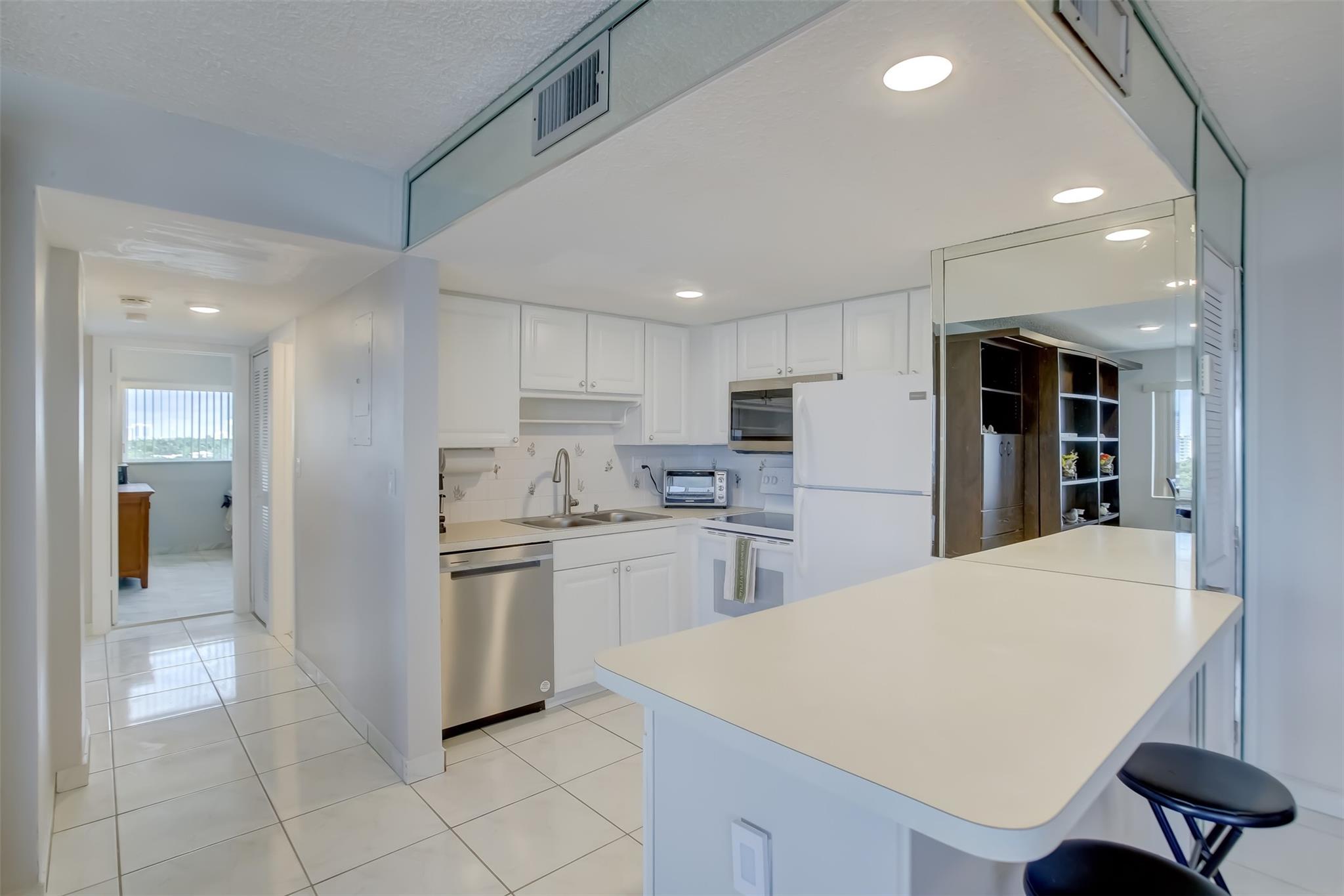 Mainsail Condominium - Residential Lease