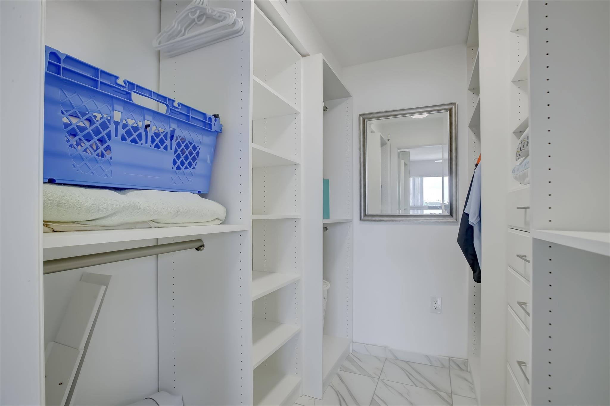 Mainsail Condominium - Residential Lease