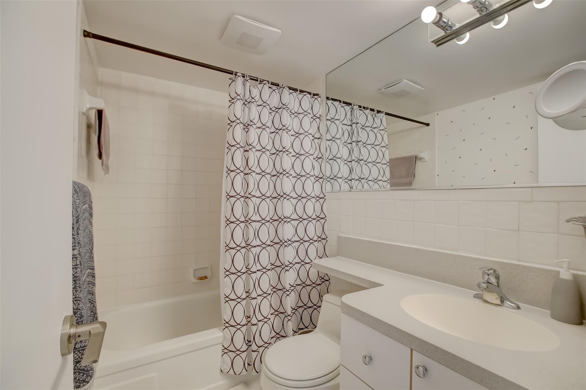 Mainsail Condominium - Residential Lease