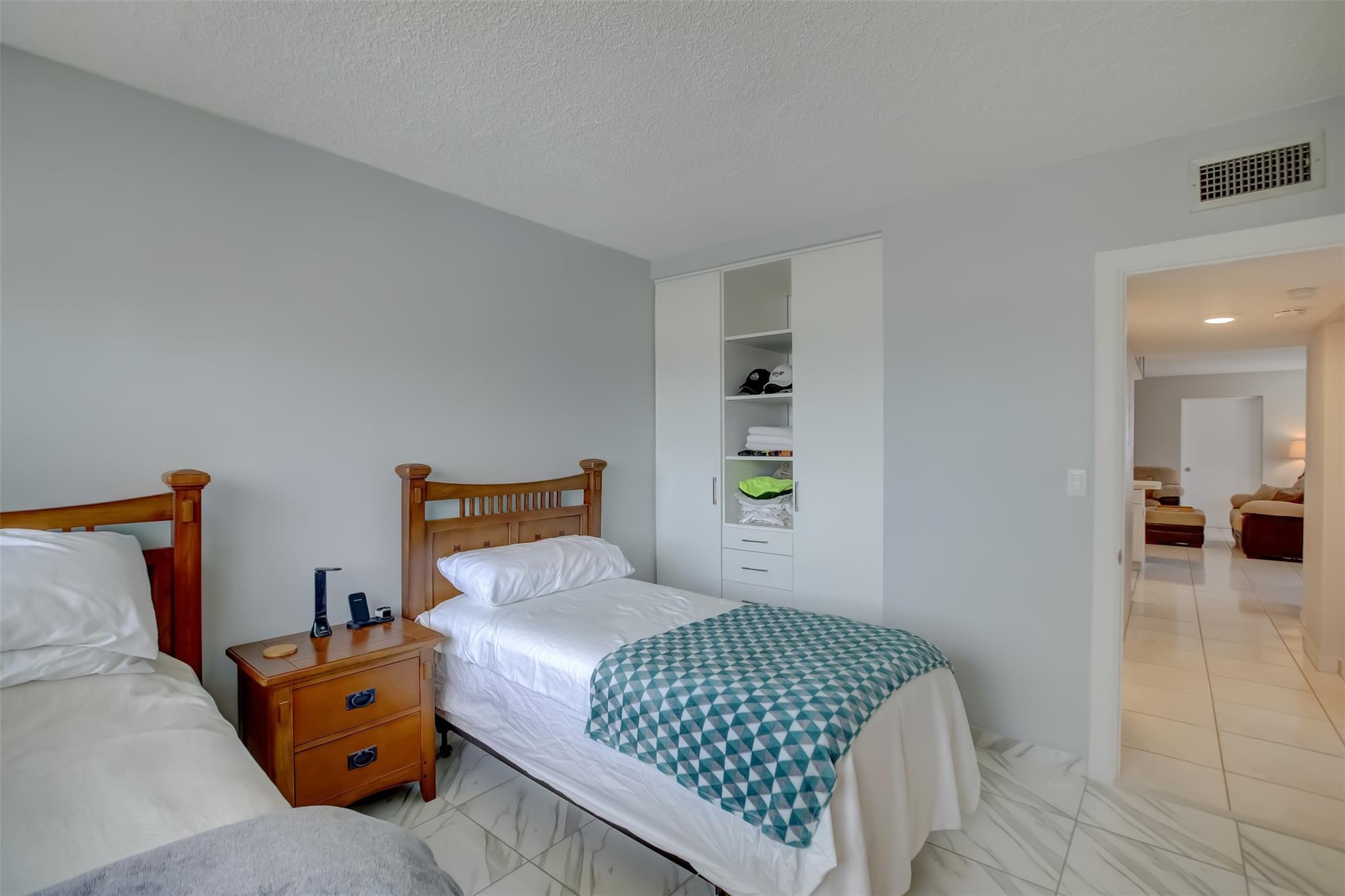 Mainsail Condominium - Residential Lease