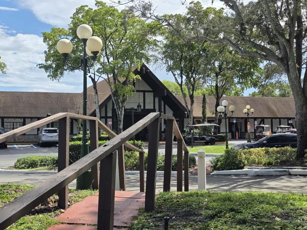 INTERNATIONAL VILLAGE - Residential