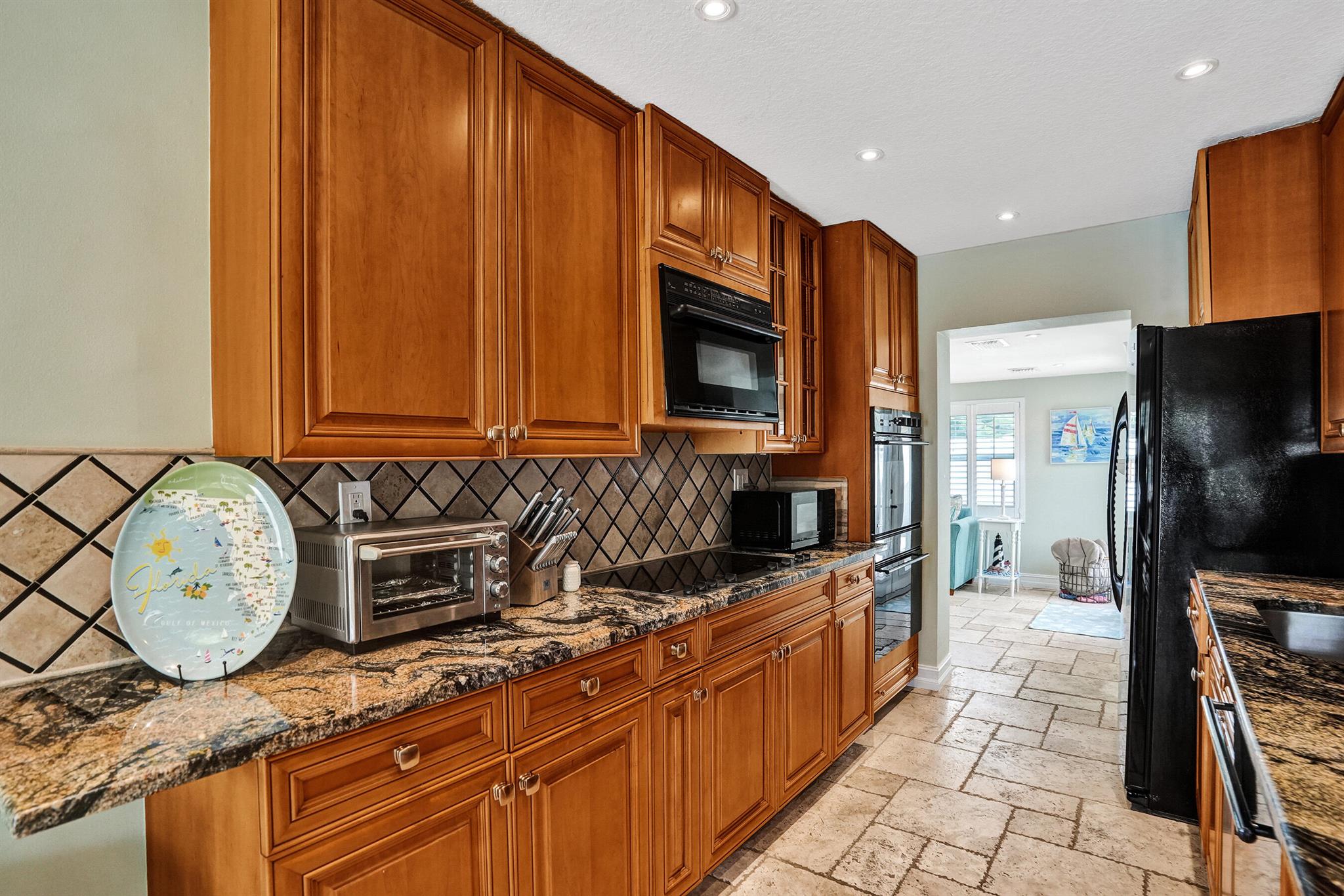 COLLIER MANOR FIRST ADD - Residential Lease